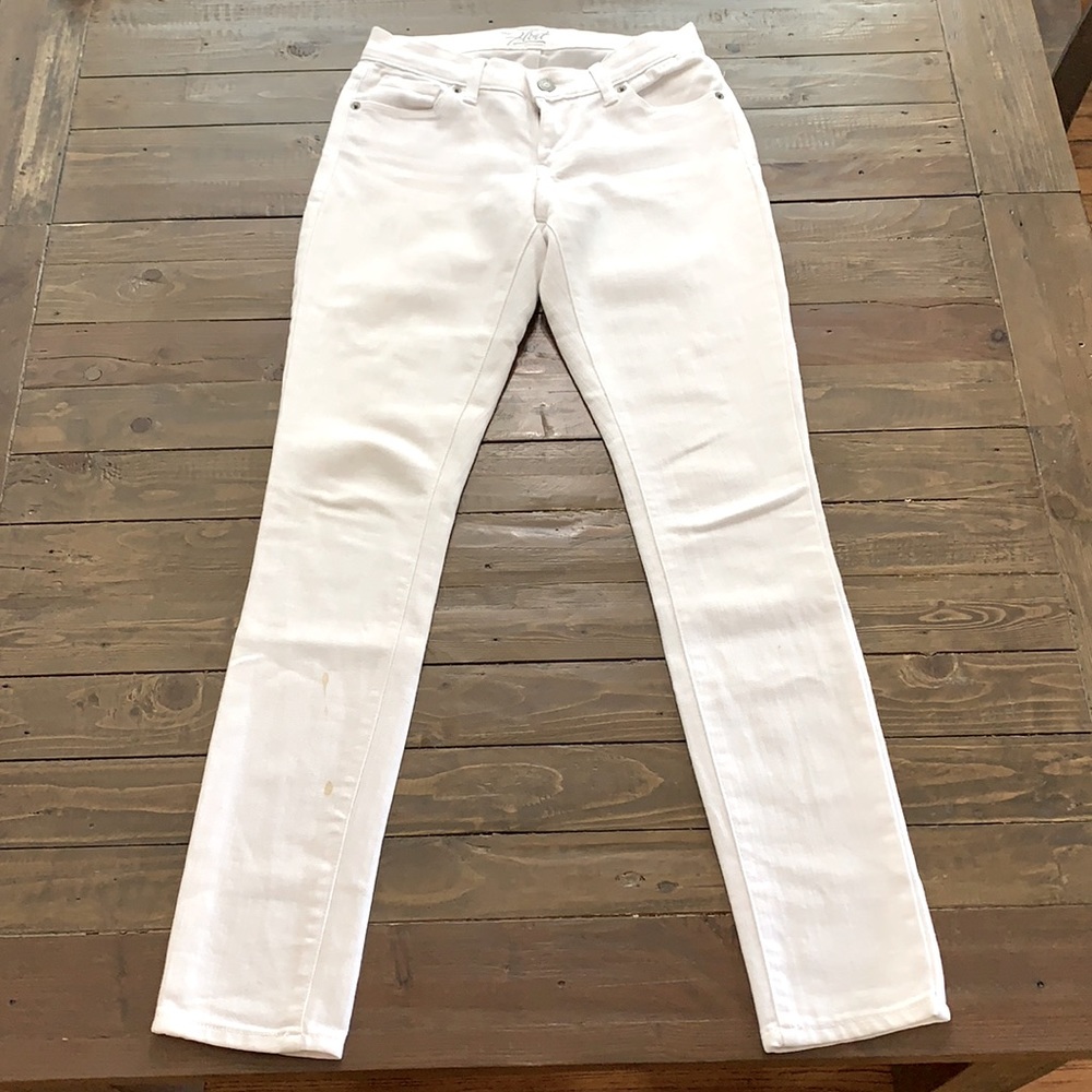 Women’s white Old Navy Jeans/pants
